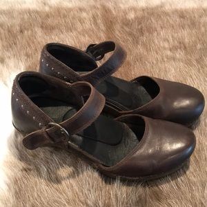 Dansko Mary-Jane brown leather heeled clogs with rubber soles, Women’s 40